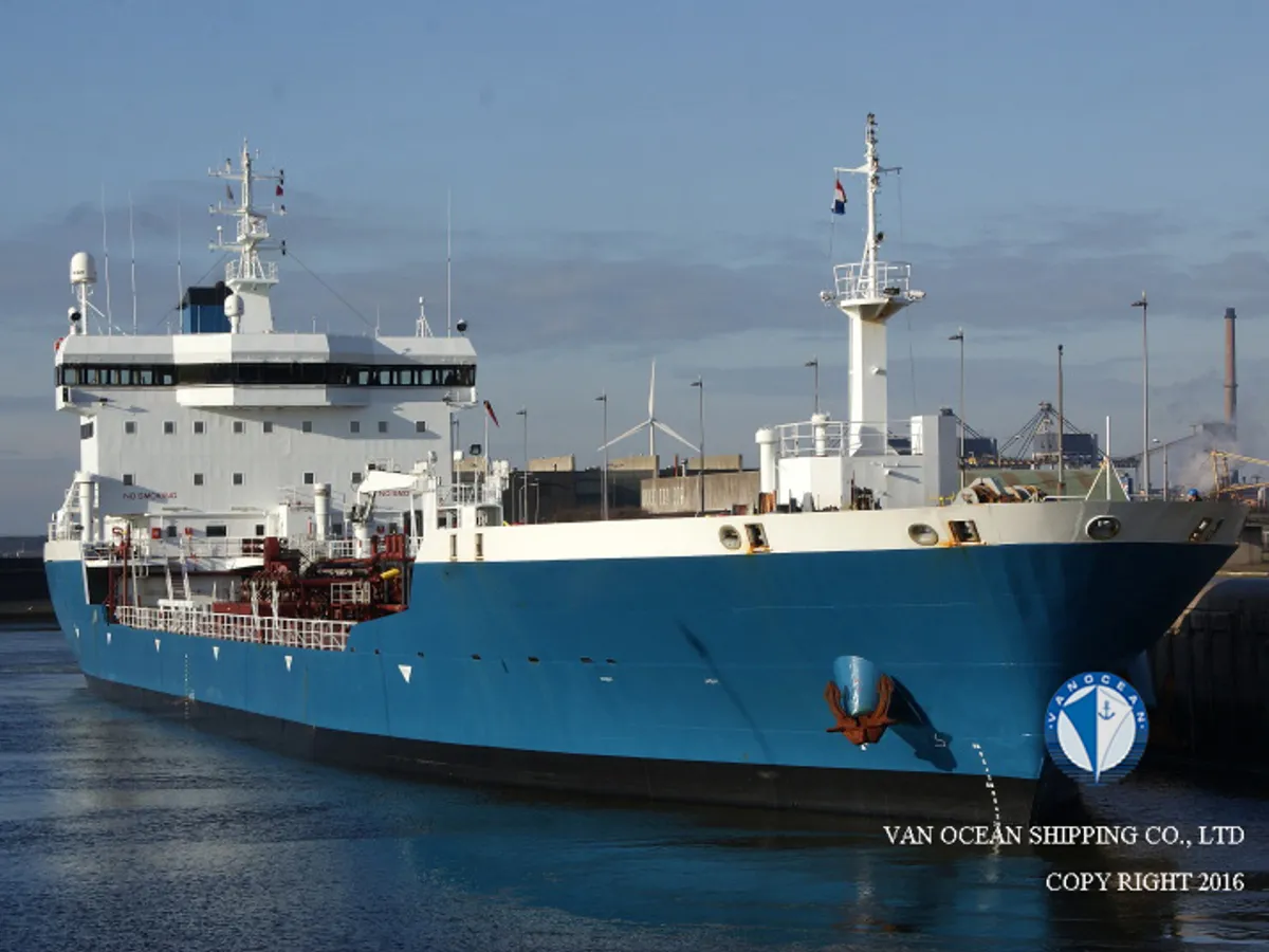 Kapal tanker minyak/bahan kimia kanggo didol