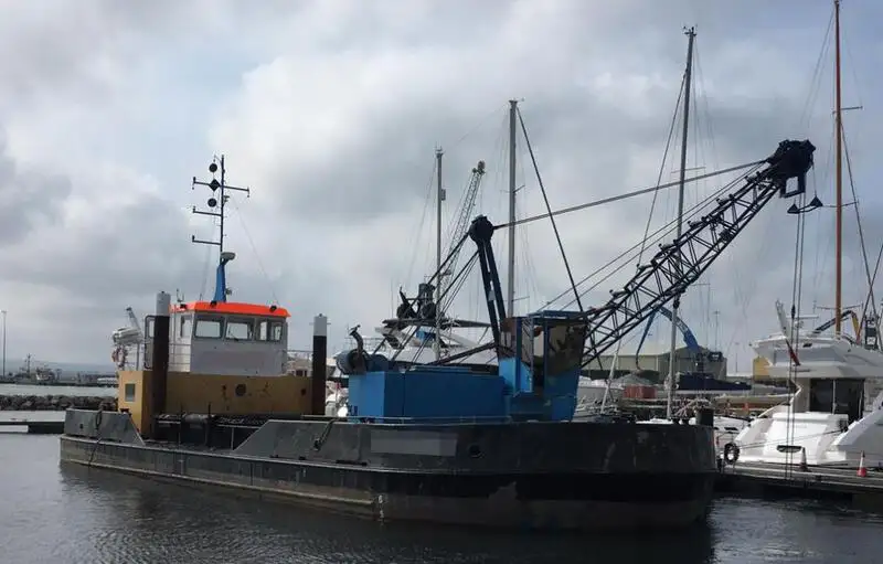 Kapal dredger kanggo didol