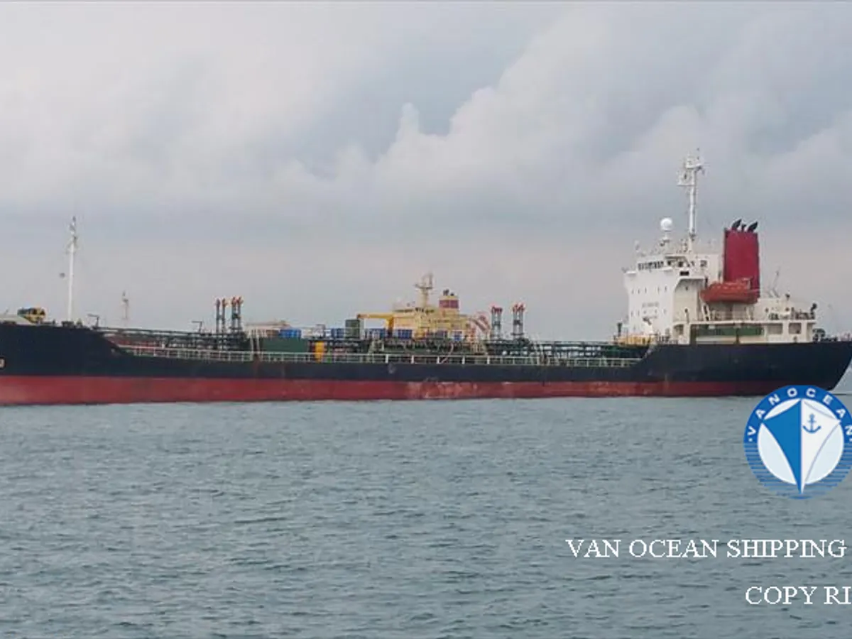 Kapal tanker minyak/bahan kimia kanggo didol