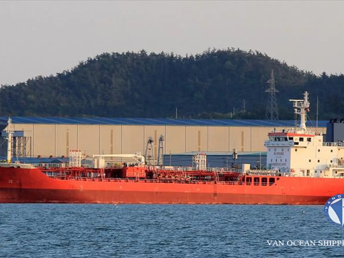 Kapal tanker minyak/bahan kimia kanggo didol