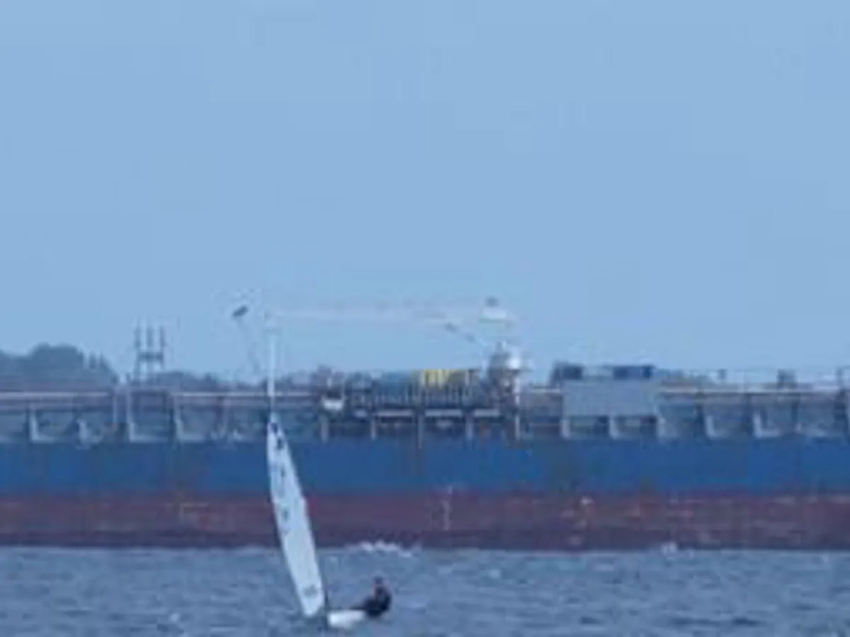 Kapal tanker minyak/bahan kimia kanggo didol