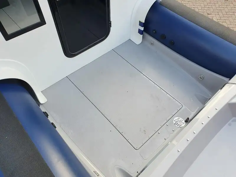 Kapal karet kaku kanggo didol