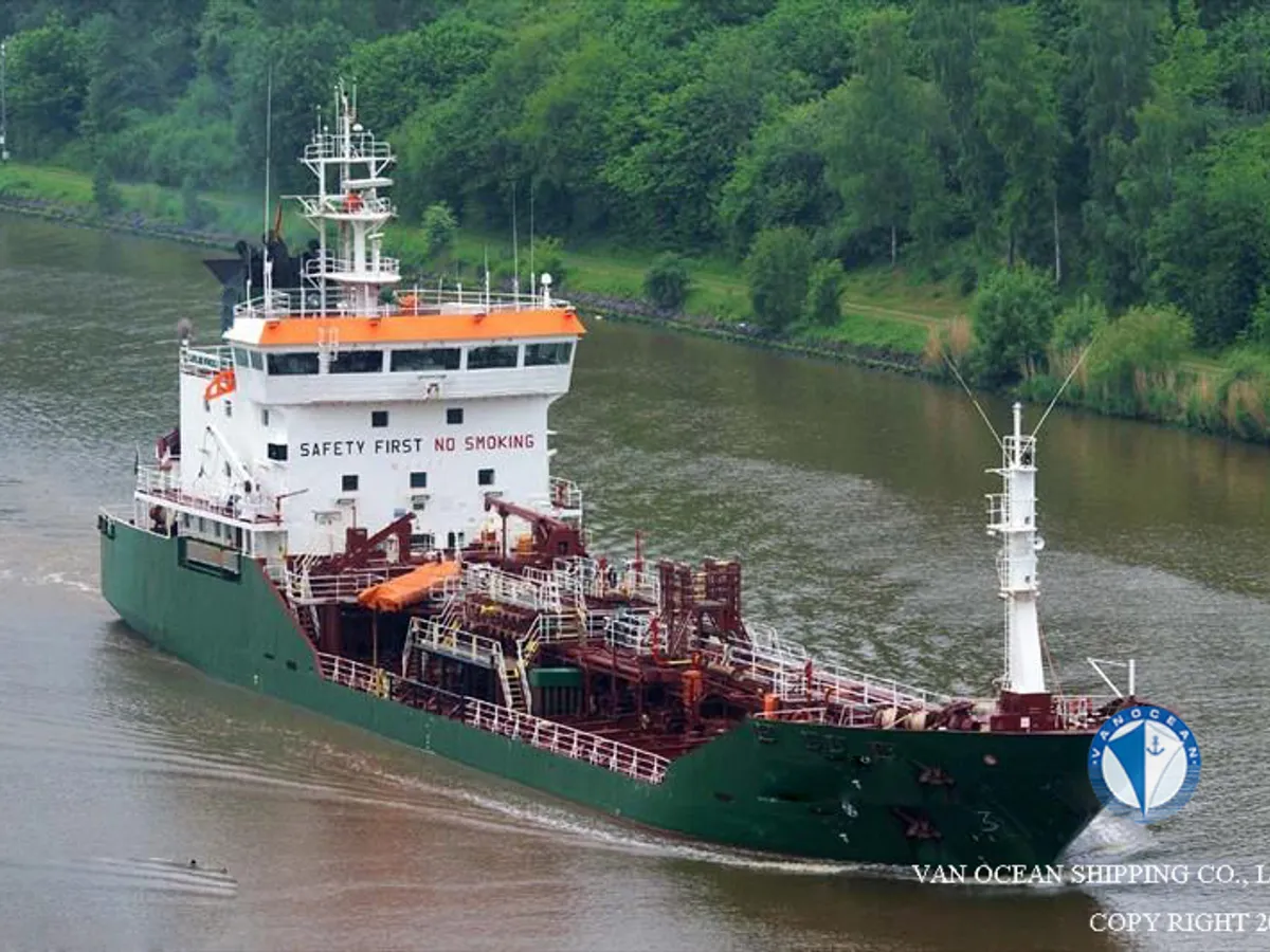 Kapal tanker minyak/bahan kimia kanggo didol