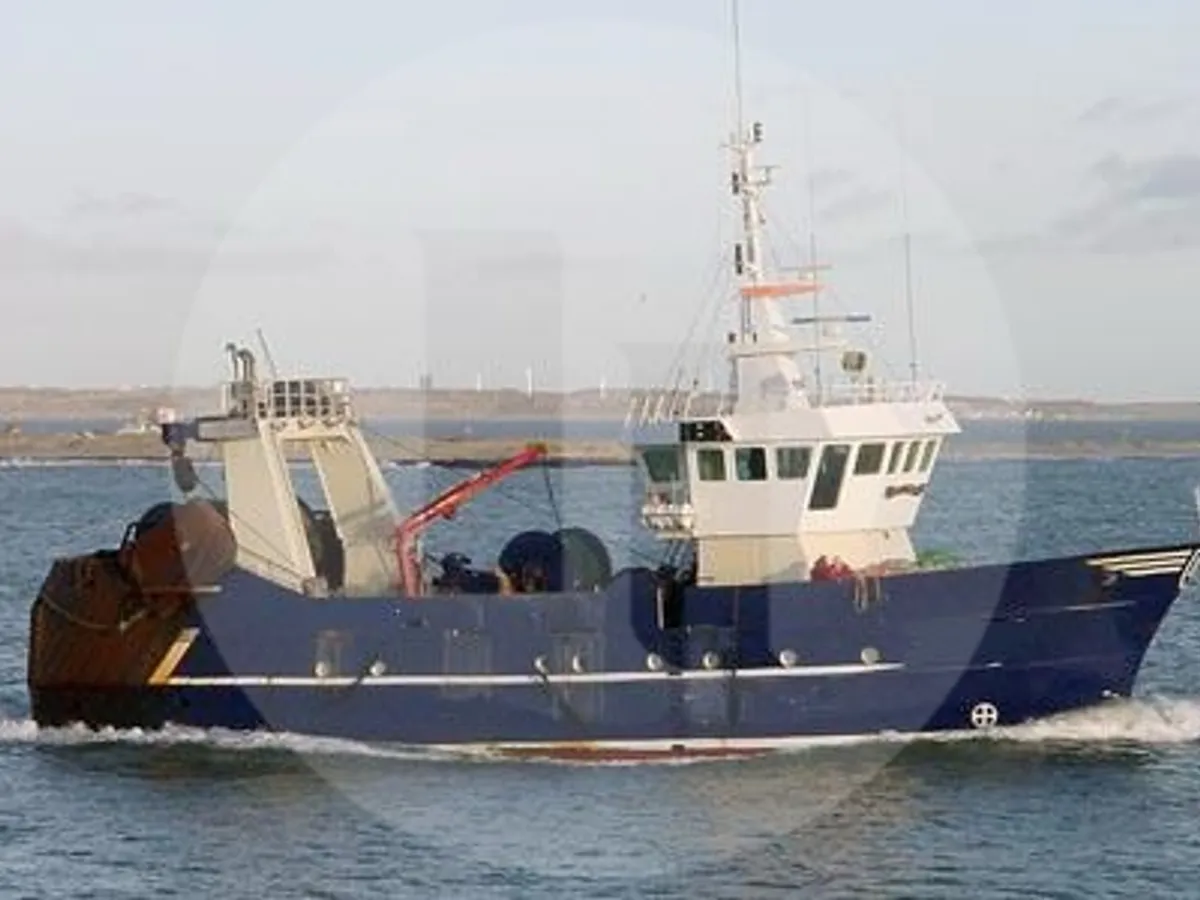 Kapal trawler kanggo didol