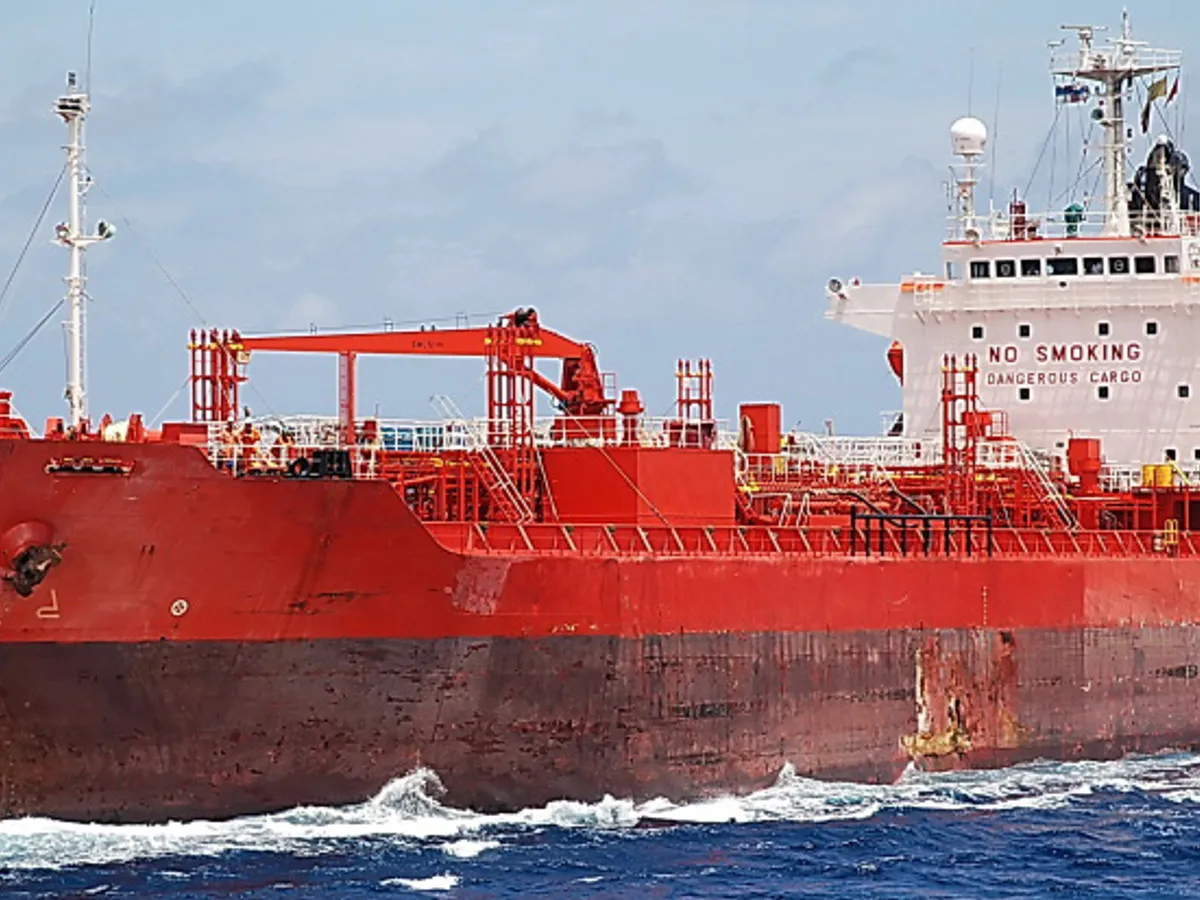 Kapal tanker minyak/bahan kimia kanggo didol