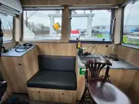 Kapal kerja kanggo didol