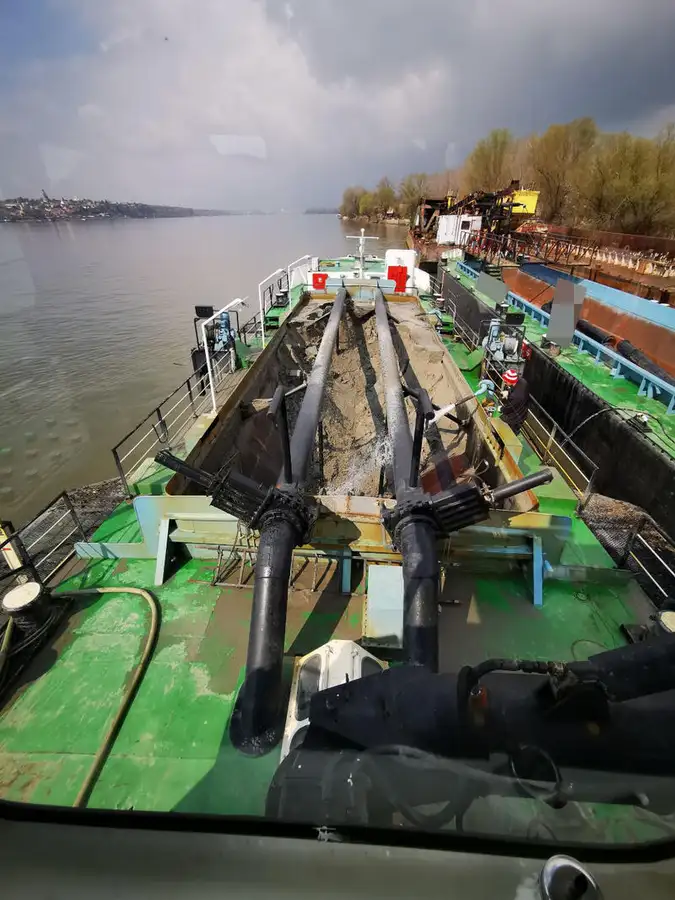 Kapal dredger kanggo didol