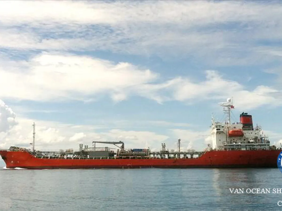 Kapal tanker minyak/bahan kimia kanggo didol