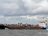 Kapal tanker minyak/bahan kimia kanggo didol