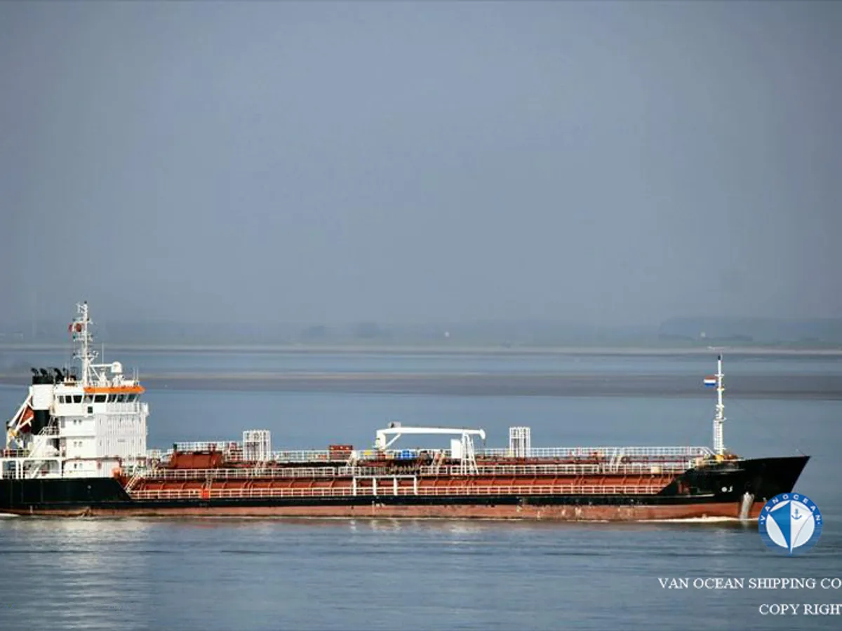 Kapal tanker minyak/bahan kimia kanggo didol