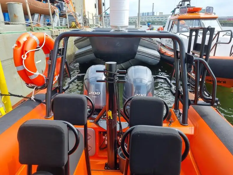 Kapal karet kaku kanggo didol