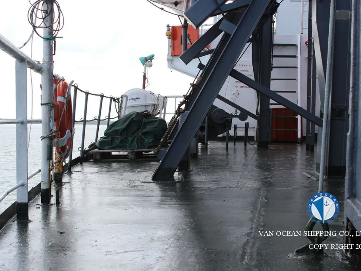 Kapal tanker minyak/bahan kimia kanggo didol