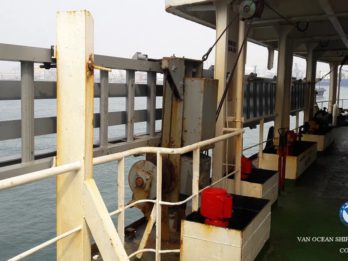 Kapal tanker minyak/bahan kimia kanggo didol
