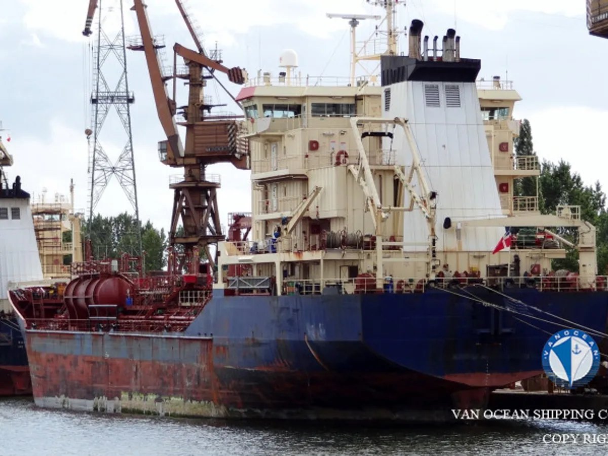 Kapal tanker minyak/bahan kimia kanggo didol