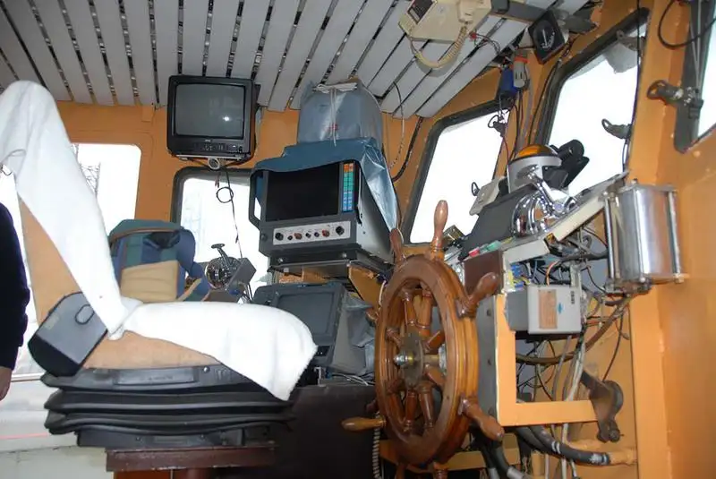 Kapal kerja kanggo didol