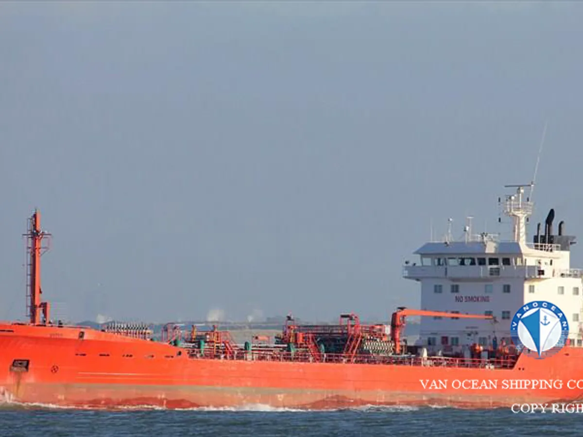 Kapal tanker minyak/bahan kimia kanggo didol