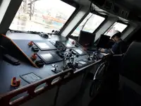 Kapal kontainer kanggo didol