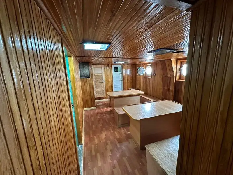 Kapal trawler kanggo didol