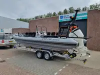 Kapal karet kaku kanggo didol