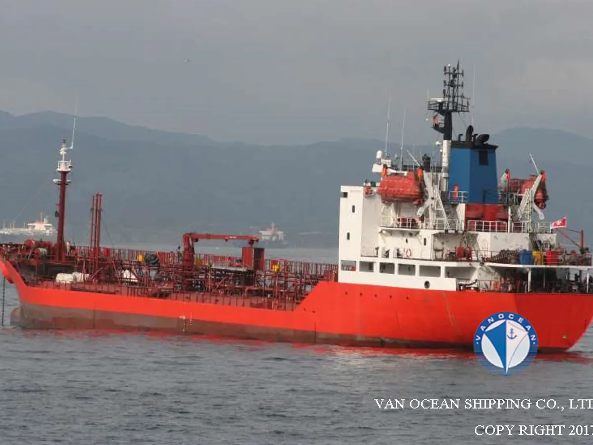 Kapal tanker minyak/bahan kimia kanggo didol