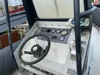 Kapal karet kaku kanggo didol