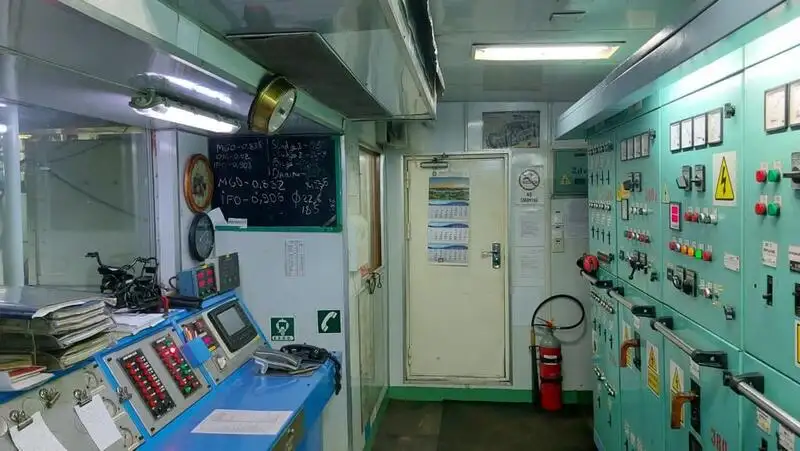 Kapal tanker minyak/bahan kimia kanggo didol