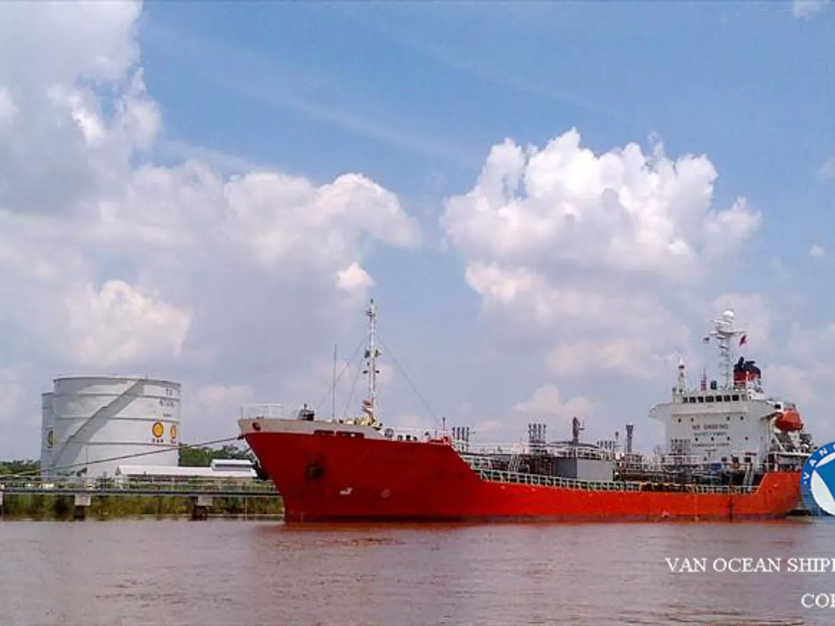 Kapal tanker minyak/bahan kimia kanggo didol