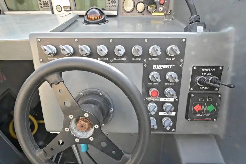 Kapal karet kaku kanggo didol