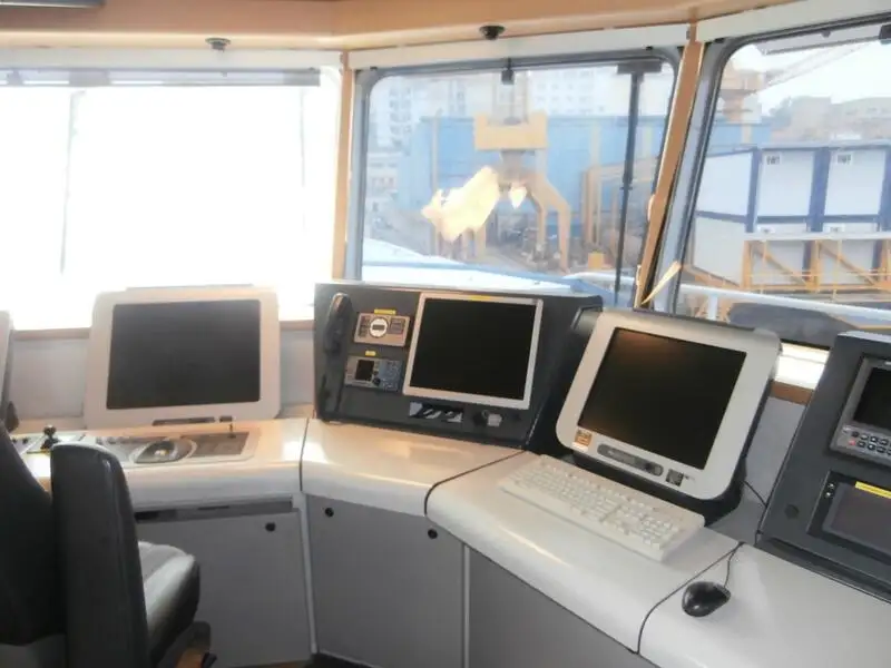 Kapal kontainer kanggo didol