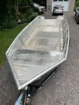 Kapal kerja kanggo didol