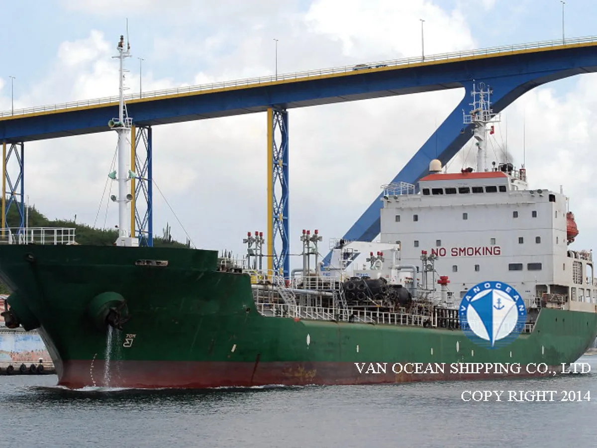 Kapal tanker minyak/bahan kimia kanggo didol
