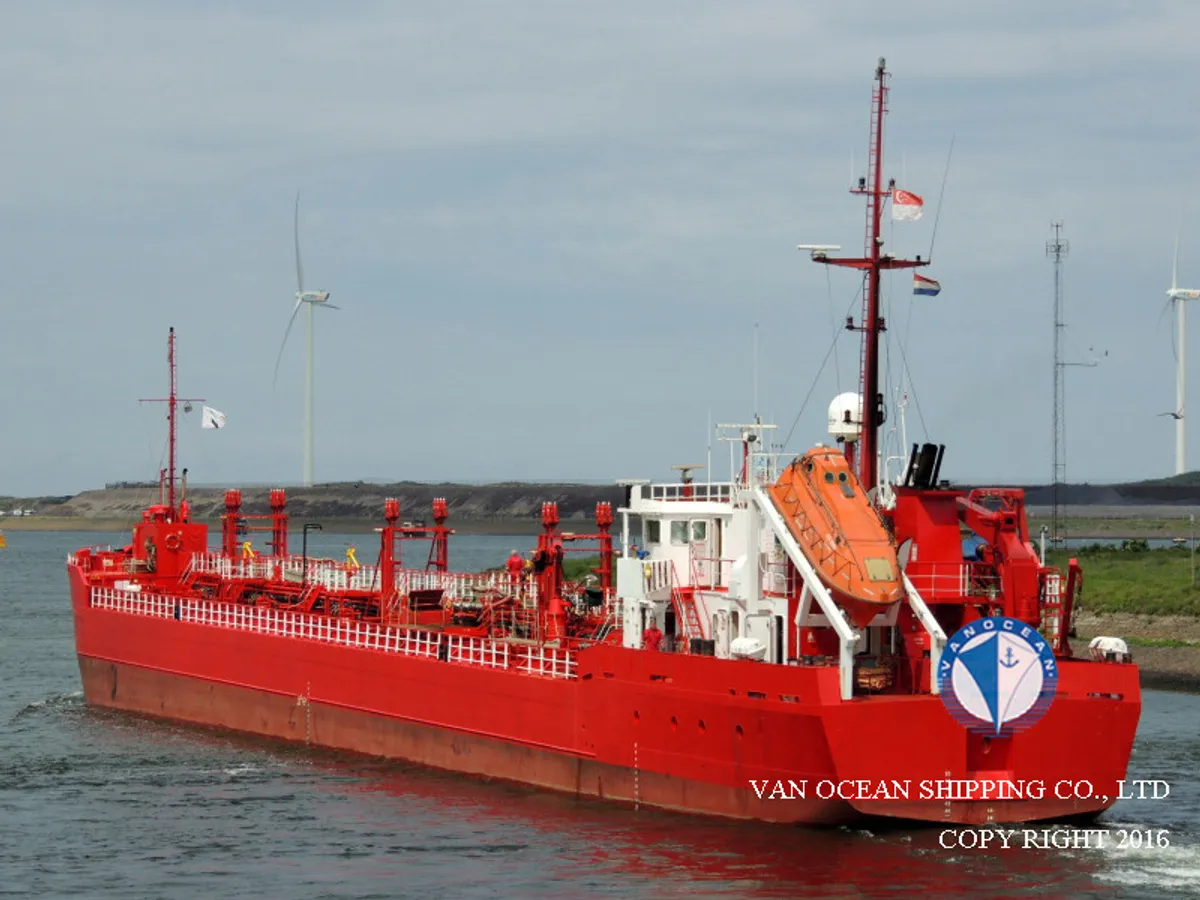 Kapal tanker minyak/bahan kimia kanggo didol