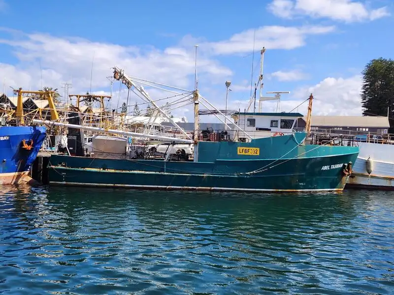 Kapal trawler kanggo didol