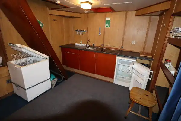 Kapal trawler kanggo didol
