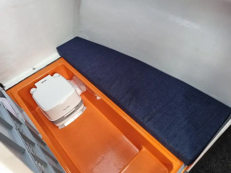 Kapal kontainer kanggo didol