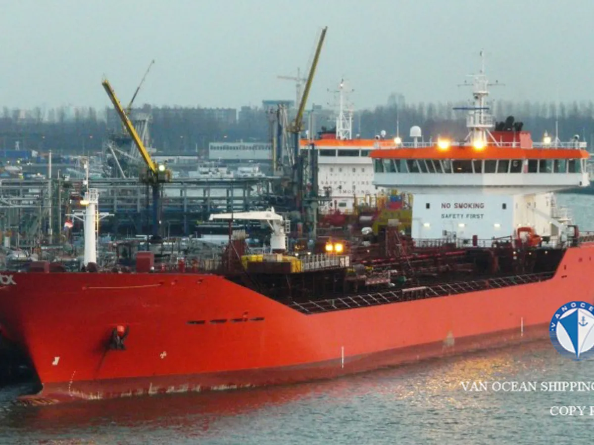 Kapal tanker minyak/bahan kimia kanggo didol