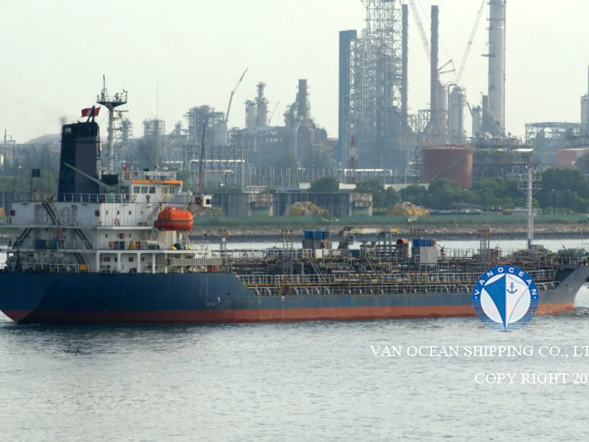 Kapal tanker minyak/bahan kimia kanggo didol