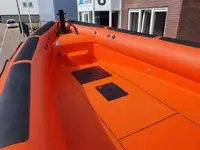 Kapal kontainer kanggo didol