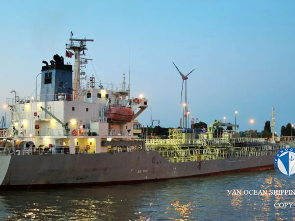 Kapal tanker minyak/bahan kimia kanggo didol