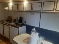 Kapal kontainer kanggo didol