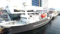 Kapal kontainer kanggo didol