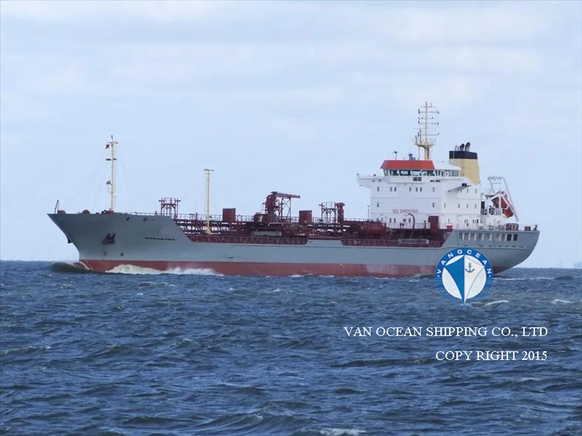 Kapal tanker minyak/bahan kimia kanggo didol
