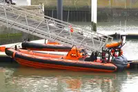 Kapal kontainer kanggo didol
