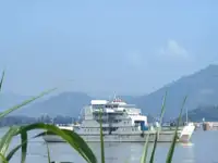 Katamaran kanggo didol