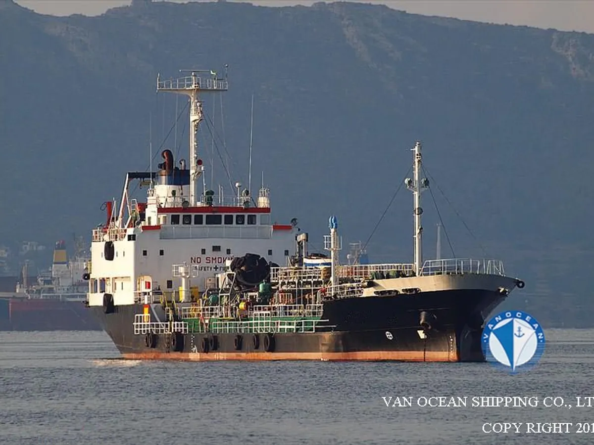Kapal tanker minyak/bahan kimia kanggo didol