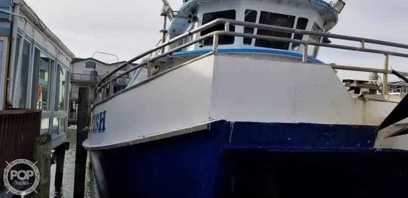 Katamaran kanggo didol