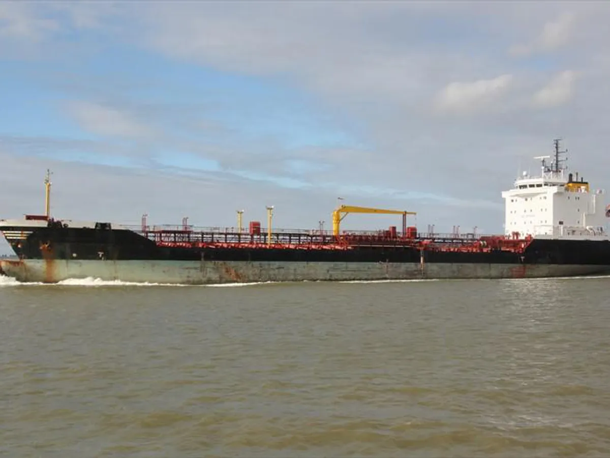 Kapal tanker minyak/bahan kimia kanggo didol