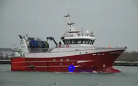 Kapal pancing nganglong kanggo didol