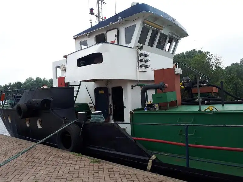 Kapal tanker minyak/bahan kimia kanggo didol