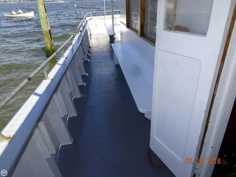 Kapal cutter kanggo didol
